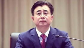 德甲联赛第四轮刚刚结束，三场压轴大战结果出人意料，已经改变了积分榜格局